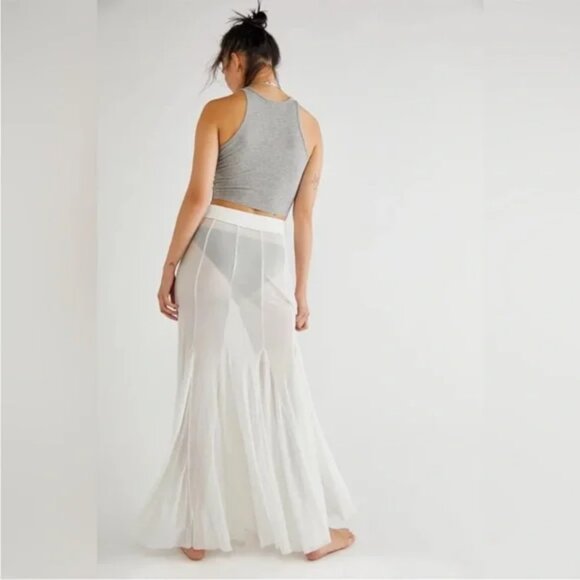 NWOT Free People Godet Girl Mesh 1/2 Slip - Picture 3 of 5